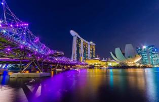 Asien Singapur Singapore - Helix Bridge at Night_1920