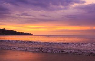 Indonesien shutterstock Asien_Indonesien_Bali_Jimbaran_Beach_Sunset_shutterstock