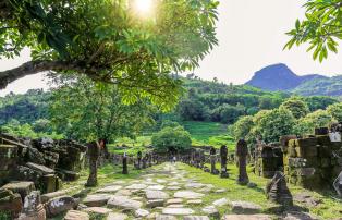 Laos shutterstock Asien_Laos_DonDaeng_WatPhou_Area_shutterstock_1920
