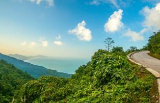 Vietnam Shutterstock Vietnam_Hai Van Pass_Wasser_shutterstock_1920