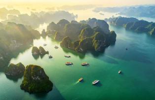 Vietnam Shutterstock Vietnam_Halong Bay_Vogelperspektive_shutterstock_1920