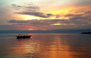 Rwanda shutterstock LakeKivu_Sunset_Panorama_shutterstock__1920