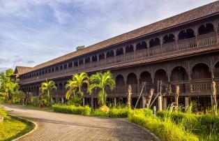 Indonesien shutterstock Asien_Indonesien_TanjungPuting_DayakLonghouse_shuttersto