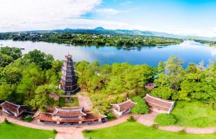 Vietnam Shutterstock Vietnam_Hue_Thien Mu Pagode_Panorama_shutterstock_1920