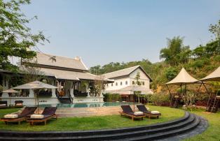 Asien Laos Luang Prabang Rosewood Pool_001_1920