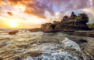 Indonesien shutterstock Asien_Indonesien_Bali_TanahLotTemple_shutterstock_1920