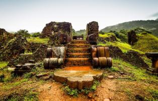 Asien Vietnam Asian Trails Hoi An - My Son temple ruins_1920