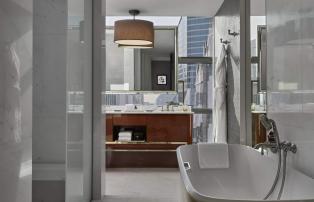 Asien Thailand Bangkok Rosewood RWBKK_Manor Suite King_Bathroom 2_1920