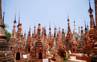 Myanmar shutterstock Asien_Myanmar_InleLake_IndeinPagodaComplex_Detail_shutterst