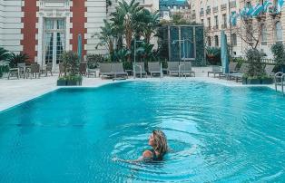 Four Seasons Schwimmbad