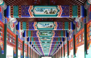 Asien China shutterstock China_Beijing_SummerPalace_Korridor_shutterstock_1920