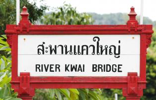 Thailand shutterstock Thailand_Kanchanaburi_River Kwai Bridge_Schild_shutterstoc