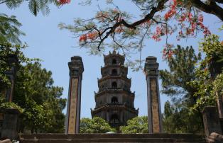 Asien Vietnam Asian Trails Hue - Thien Mu Pagoda_1920