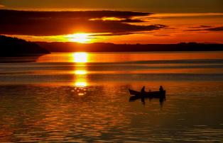 Amerika Chile &beyond Vira Vira Honeymoon-couple-on-Lake-Villarrica_1920