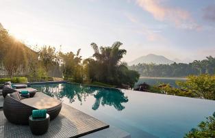 Asien China Yangshuo Banyan Tree Yangshuo Swimming Pool_1920