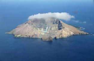 Neuseeland shutterstock New Zealand_White Island_Panormavie_shutterstock_1920