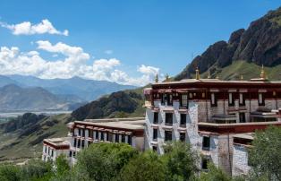 Asien China shutterstock China_Tibet_Lhasa_DrepungMonastery_shutterstock_1920