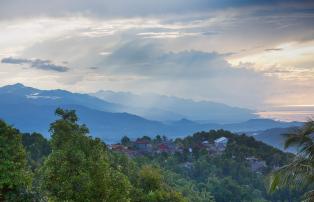 Indonesien shutterstock Asien_Indonesien_Bali_Ubud_MundukVillage_Panorama_shutte