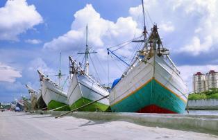 Indonesien shutterstock Asien_Indonesien_Makassar_Phinisiboats_shutterstock_1920