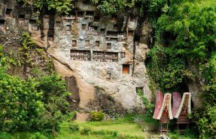 Indonesien shutterstock Asien_Indonesien_Toraja_Londa_Panorama_shutterstock_1920