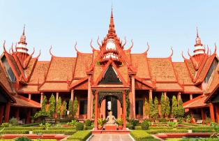 Kambodscha shutterstock Asien_Cambodia_PhnimPenh_NationalMuseum_shutterstock_192
