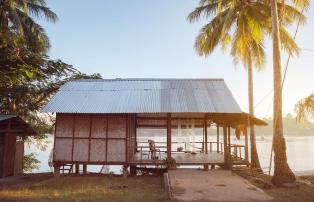 Laos shutterstock Asien_Laos_DonKhong_vVllageLife_House_shutterstock_1920