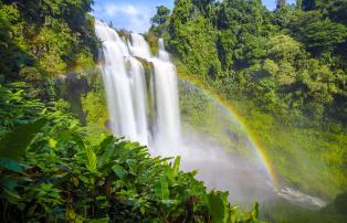 Laos shutterstock Asien_Laos_Pakse_BolavenPlateau_TadYuangWaterfall_shutterstock