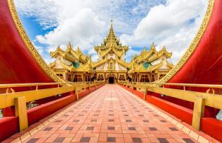 Myanmar shutterstock Asien_Myanmar_Yangon_KaraweikHallBarge_shutterstock_1920