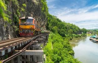 Thailand shutterstock Thailand_Kanchanaburi_Kwai Brücke_Zug_shutterstock_1920