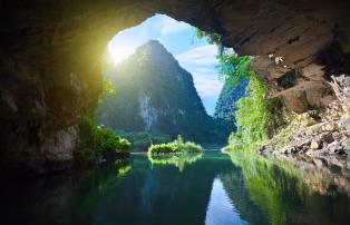 Vietnam Shutterstock Vietnam_Ha Long Bay_Tam Cok Cave_shutterstock_1920