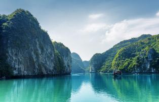 Vietnam Shutterstock Vietnam_Halong Bay_shutterstock_1920