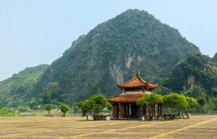 Vietnam Shutterstock Vietnam_Hoa Lu_antikes gebäude_shutterstock_1920