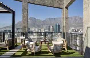 Afrika Südafrika Kapstadt The-Silo ts-rooftop-dining-2_1920
