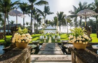 Asien Indonesien Bali The-Legian The_Legian_Bali_Sunset_Garden_Wedding_1920