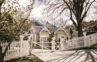 Australien_NZ_Polynesien Neuseeland Südinsel Queenstown Hulbert House exterior-5