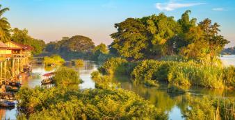 Laos shutterstock Asien_Laos_DonKhong_VillageLife_shutterstock_1920