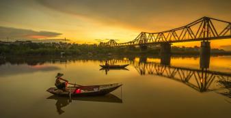 Vietnam Shutterstock Vietnam_Hanoi_Red River_Stahlbrücke_shutterstock_1920