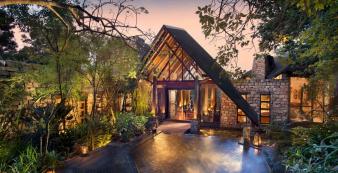 Afrika Südafrika Gardenroute Tsala-Treetop-Lodge Tsala - Main Entrance_1920