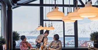 Europa Norwegen Spitzbergen Funken Lodge Agurtxane_Concellon_Funken_frokost4_192
