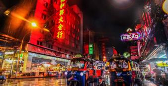 Asien Thailand Bangkok - Chinatown at Night_1920