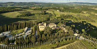 Castello Nero Hi_112441074_COMO_Castello_Del_Nero_in_the_Tuscan_Countryside