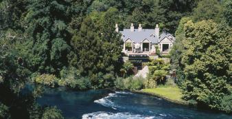 Huka Lodge owners-cottage-aerial_Rotator