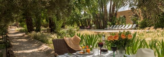 Marokko Marrakesch Jnane Tamsna Salmia House Winter lunch in the garden