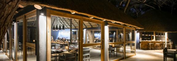 Serra Cafema Lodge Restaurant