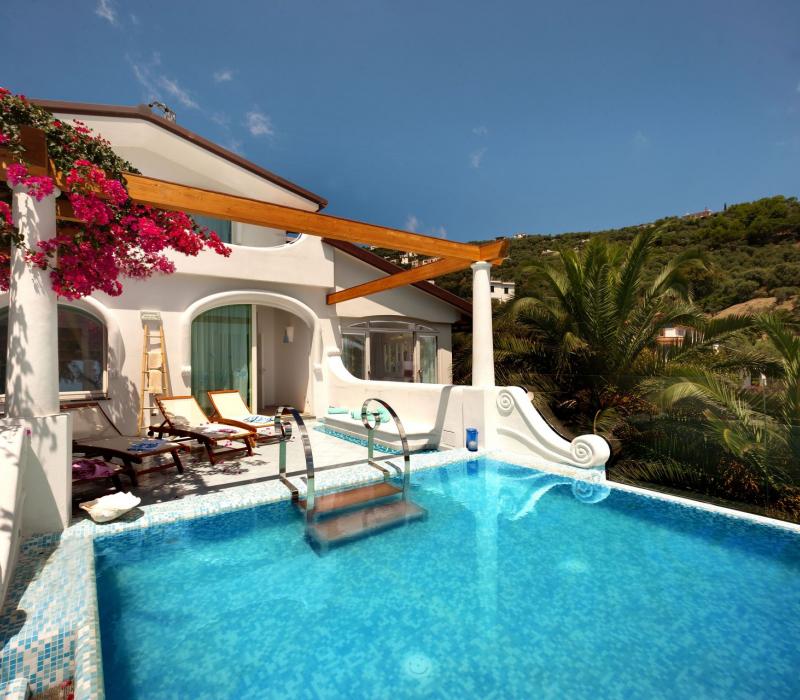 Italien Sorrento Villa Ulisse Nerano 1. Private Terrace Infinity small pool with