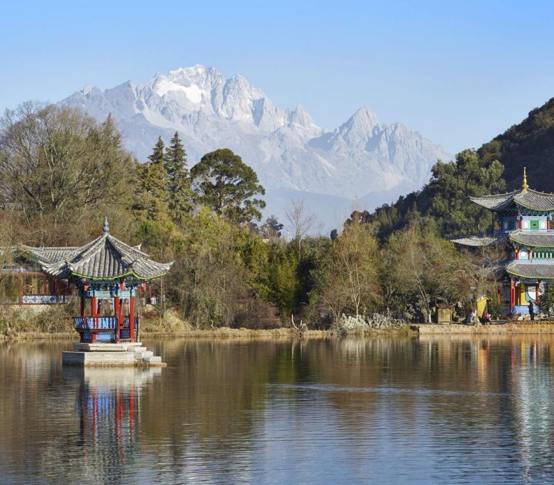 Asien China Lijiang Amandayan Amandayan, China - Lijang Black Dragon Lake_High R