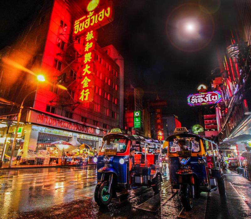 Asien Thailand Bangkok - Chinatown at Night_1920